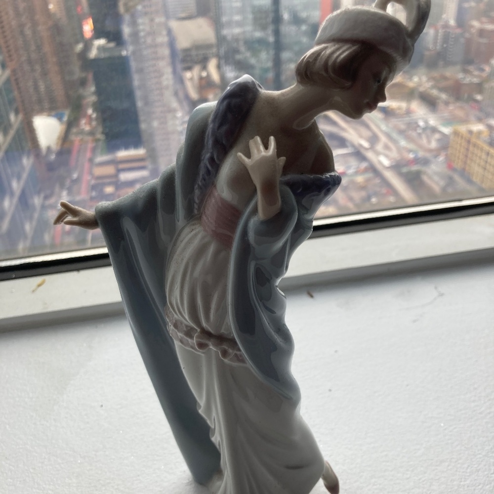 Lladro Gabsy style female figurine